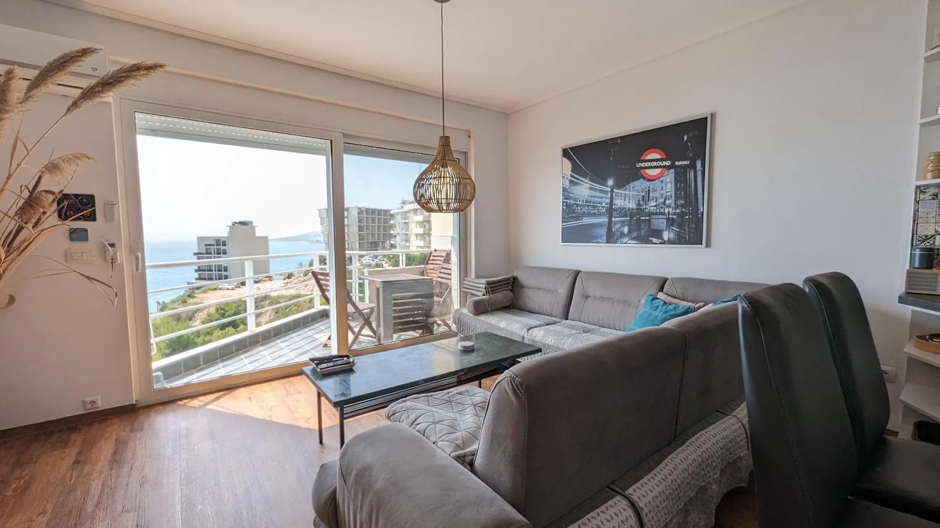 Sunset Apt - Beach, Relaxation, Best Location Sarandë 아파트